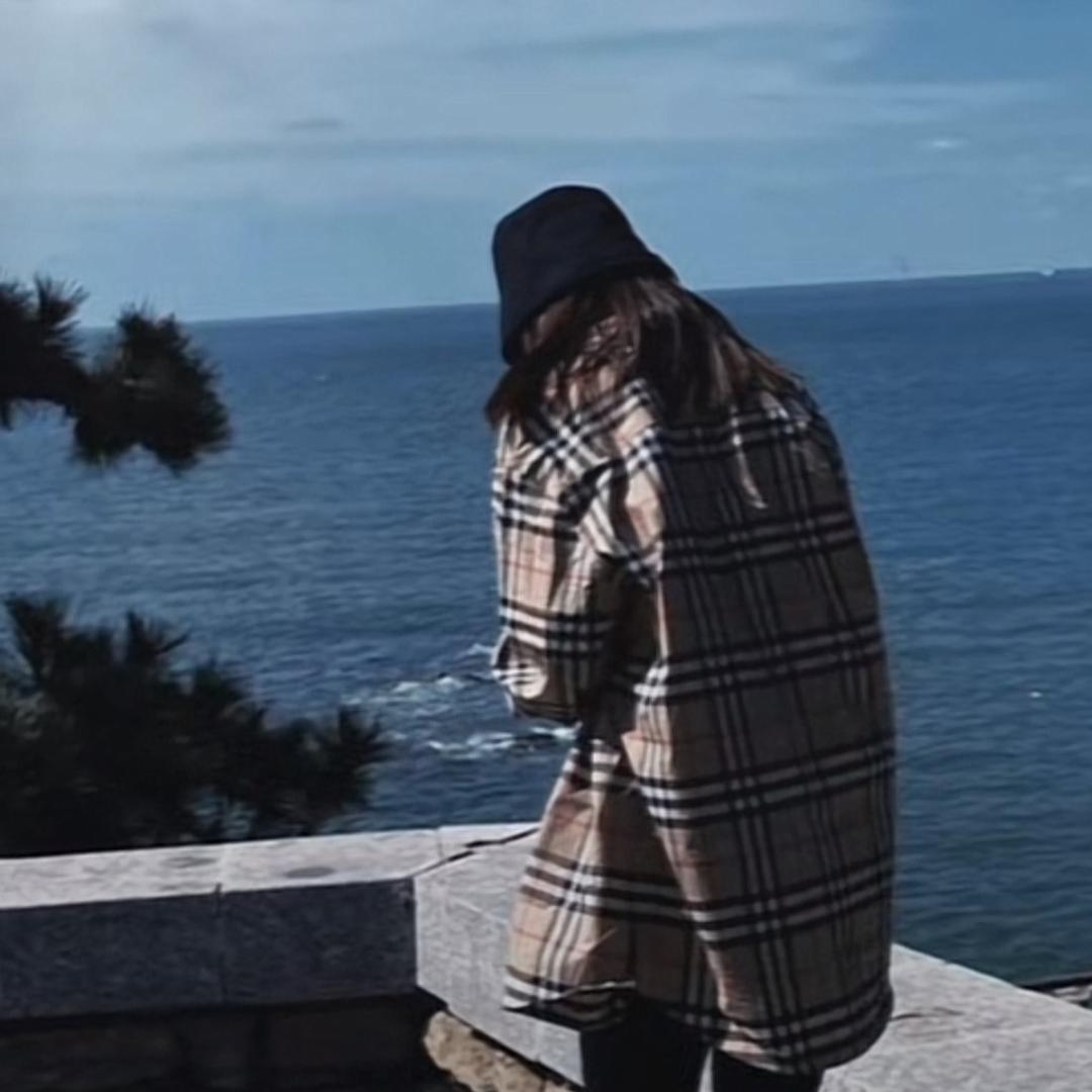 潘小璐 .
