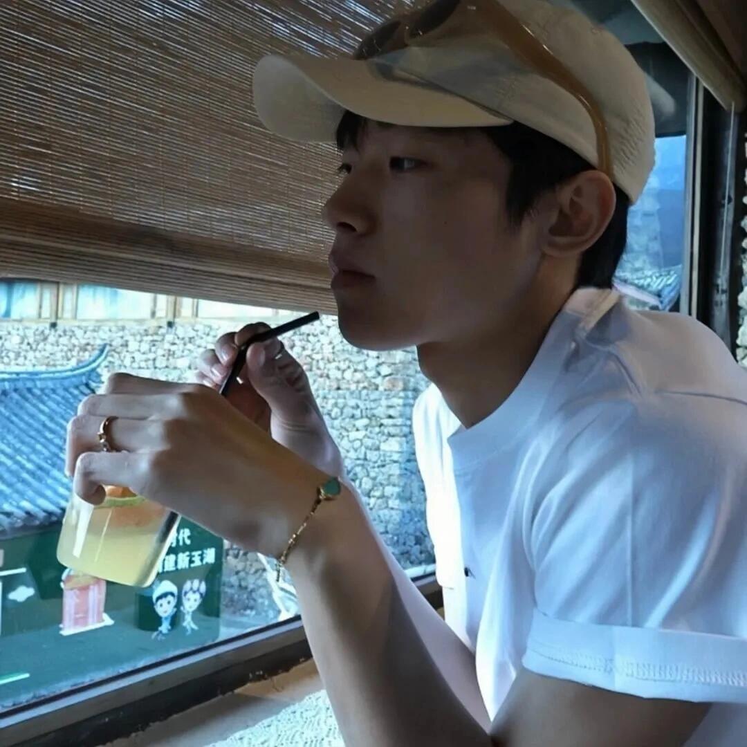 宇.
