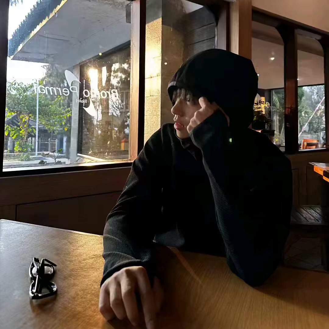 𝙍𝙤𝙈𝙖𝙉𝙘𝙀