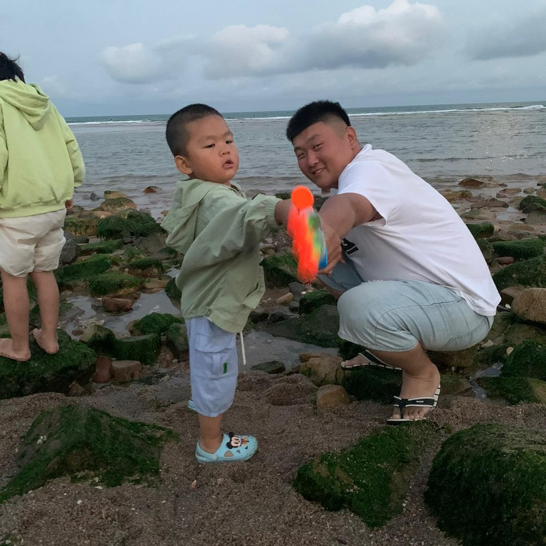可怜白发生。