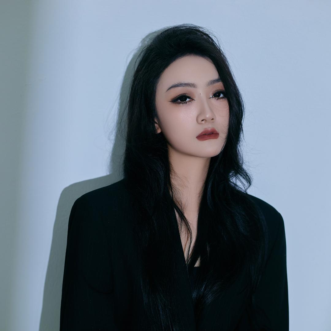 阿迦妮股东-亚君💡