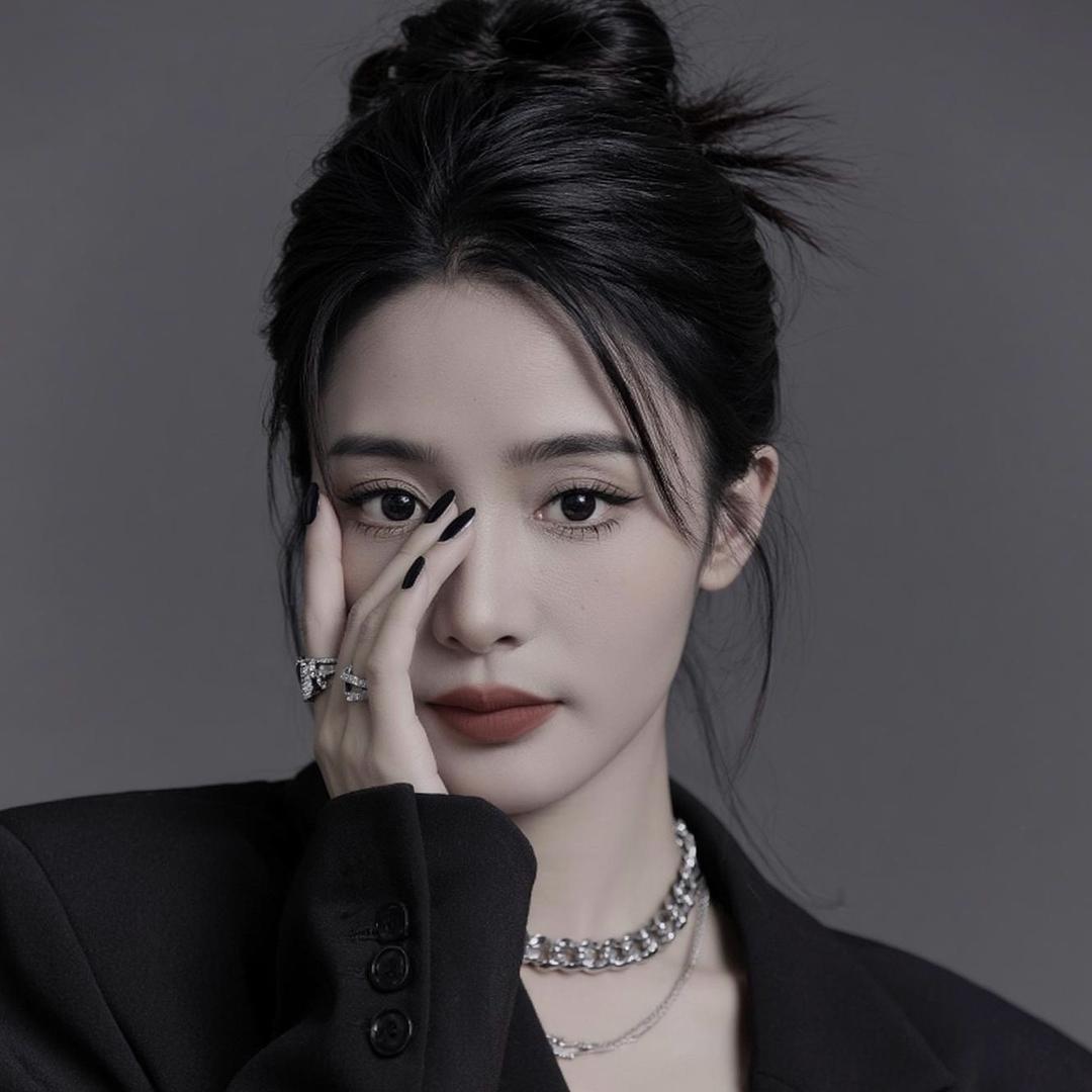 ฅ.跟妆化妆师——小甜