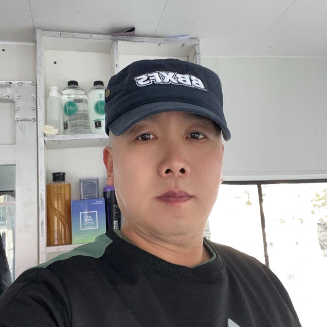 午夜快车。男士理发馆