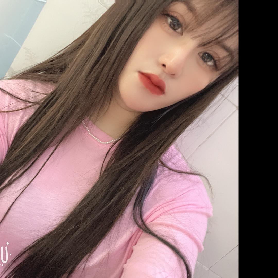 ，