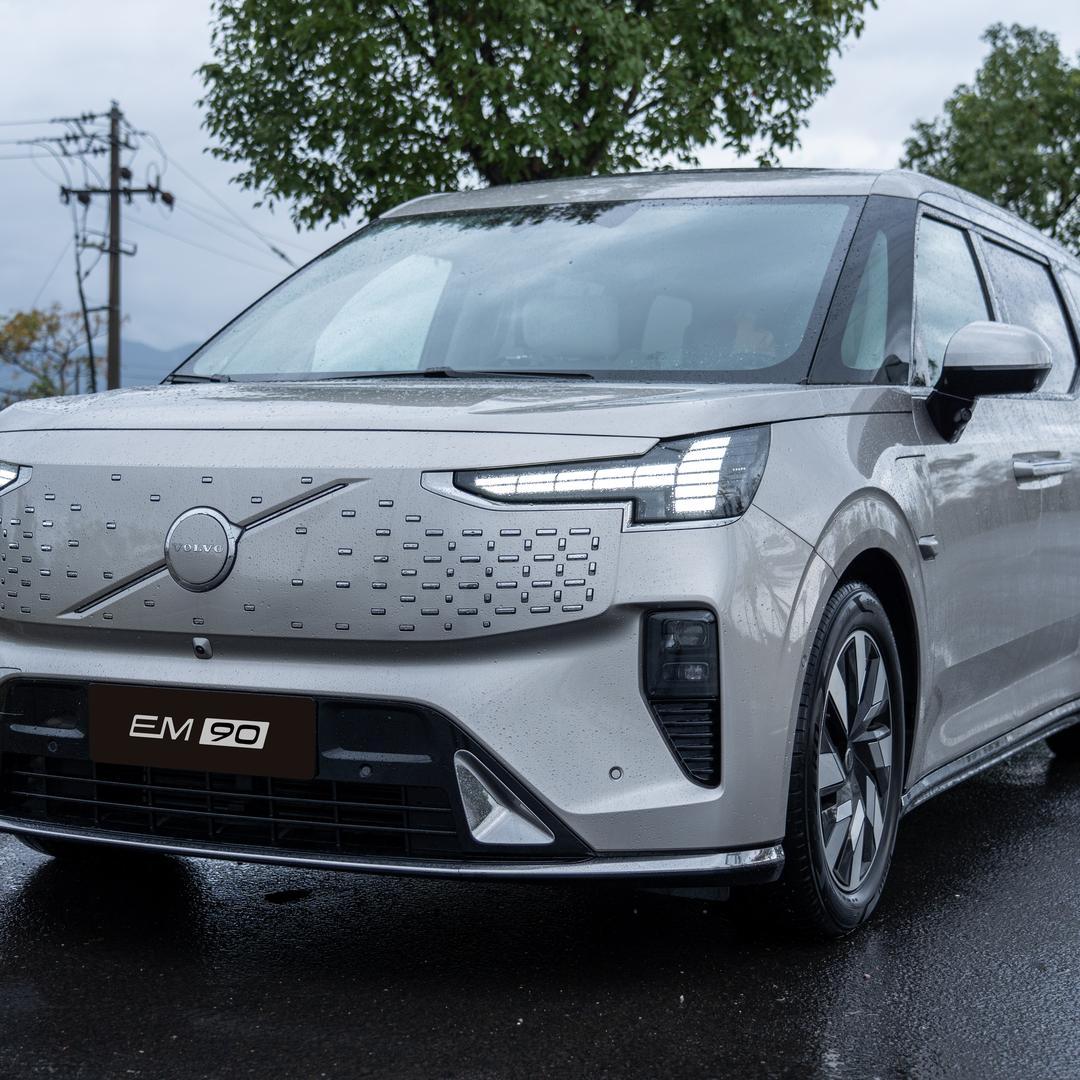 沃尔沃EM90直销中心