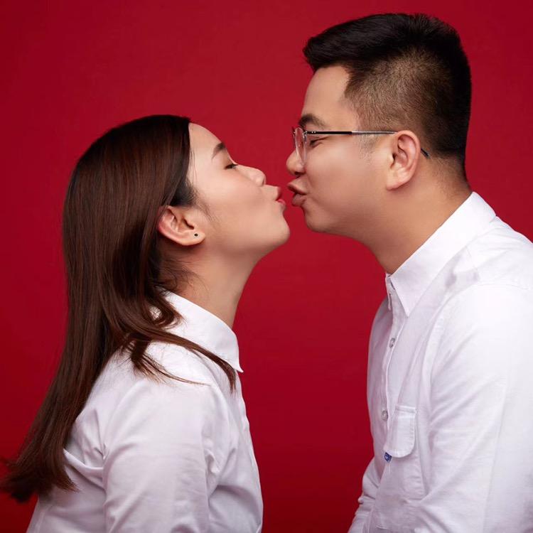 萧哥夫妇