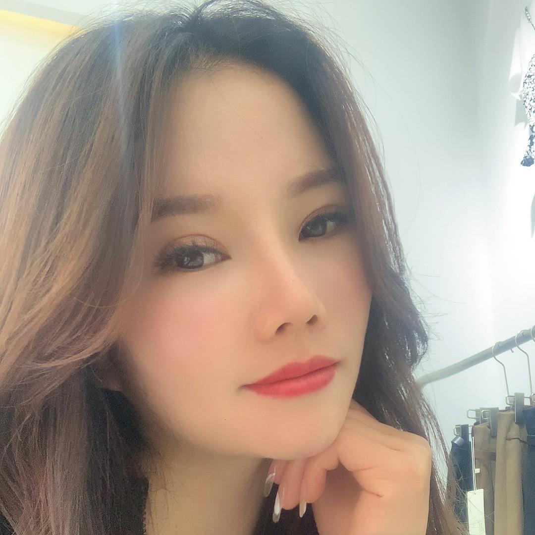 婷曼逸，塑身内衣，何莲