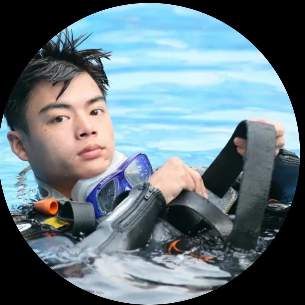 三亚潜水闭哥