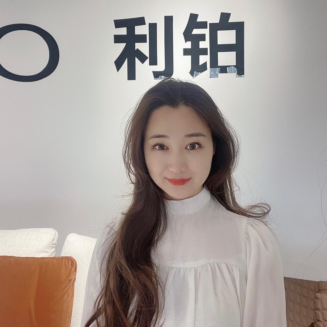 南通利铂极简家具工厂店