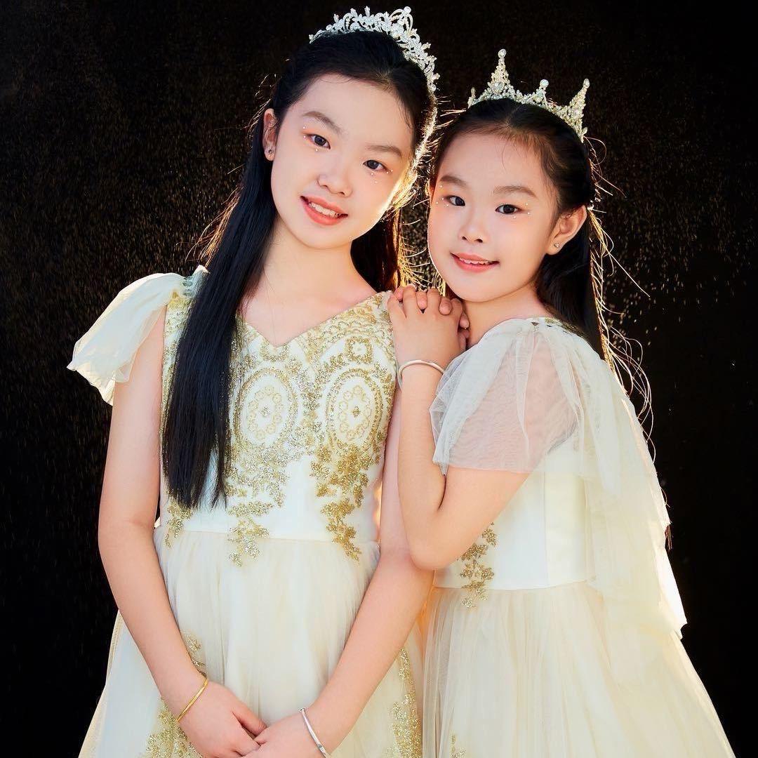 双胞胎娜娜丽丽