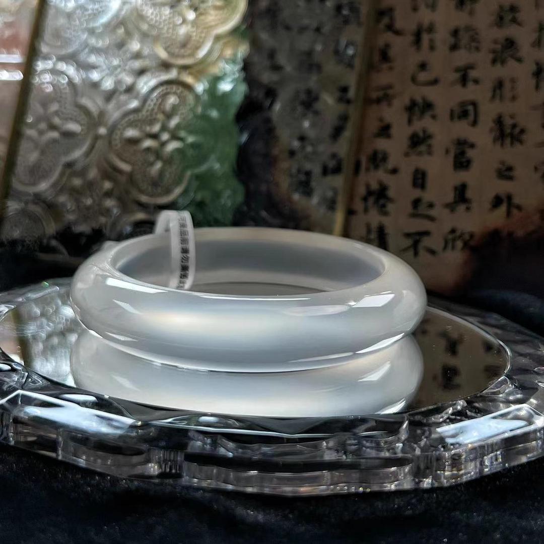 四时纪玛瑙玉髓珠宝