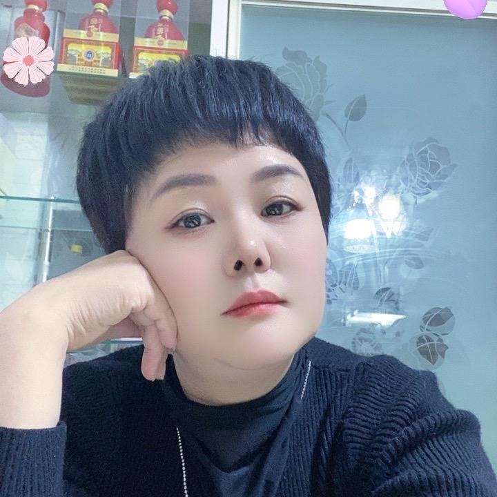 魅丽女人时装李邦燕