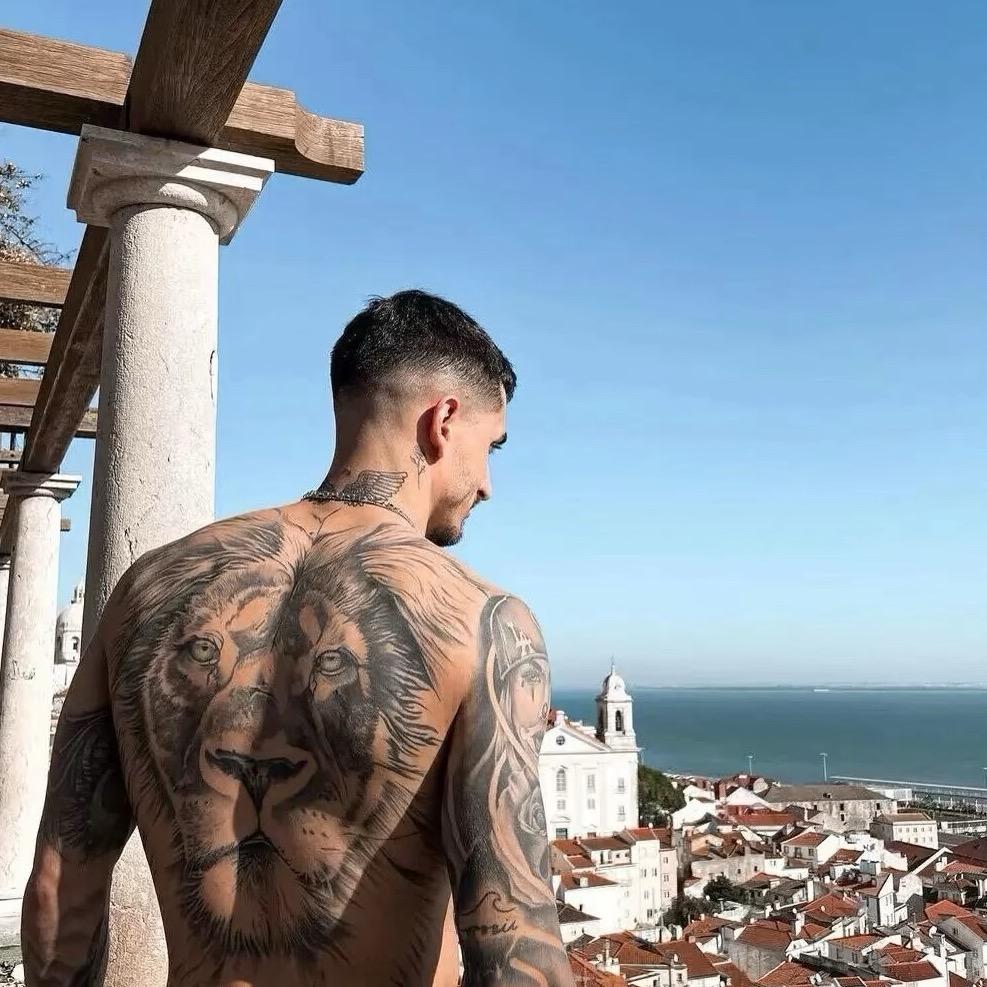 ￴￴ ￴￴ ￴￴￴￴