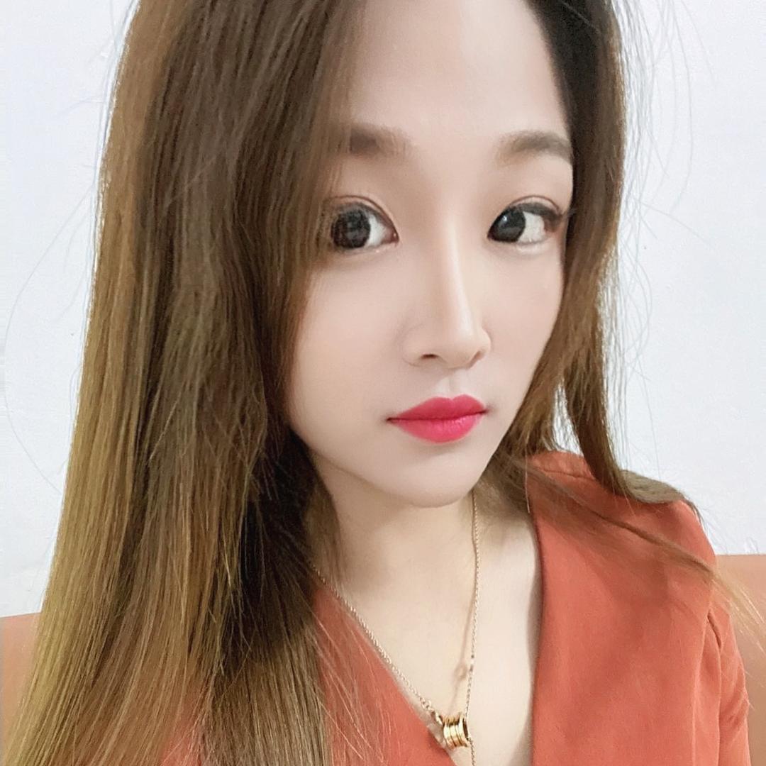 A.  _🌺灬💋詩小沫💤   🦂
