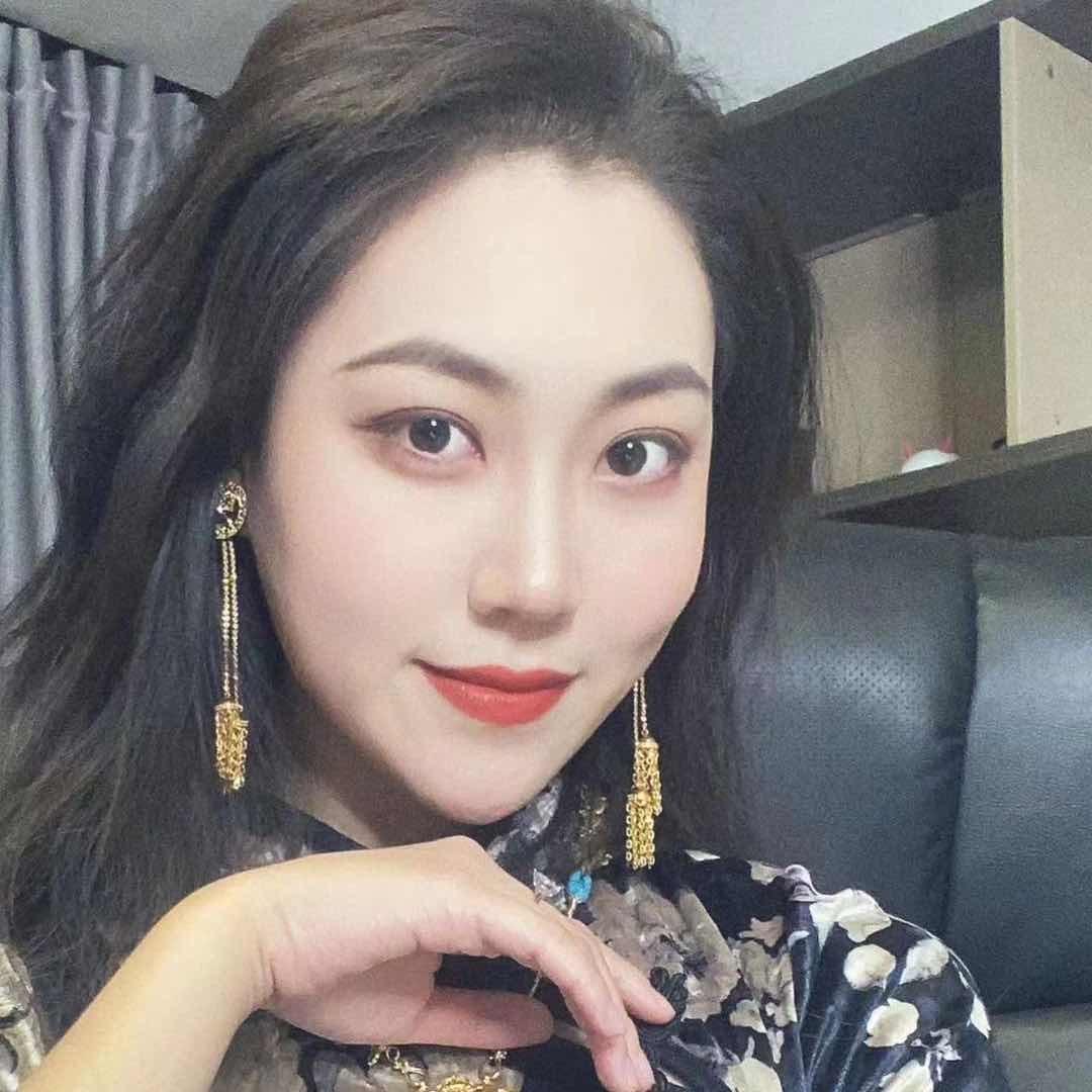 瑶瑶爱喝酒