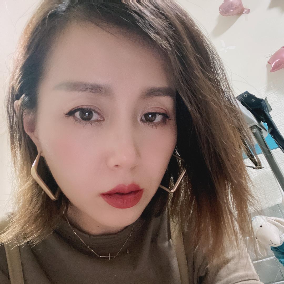 千溢目广州爵夕服饰贸易有限责任公司女装专卖店