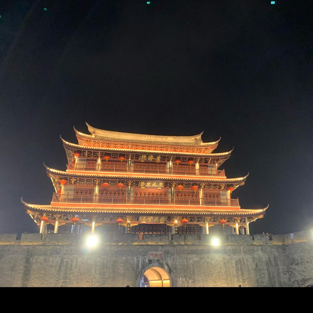 半瓶烈酒半截烟