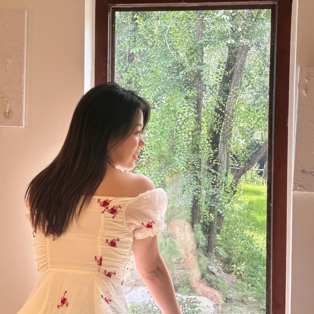单眼皮妹妹