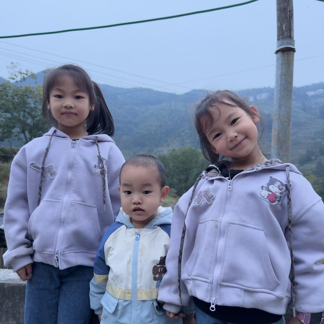 三姐弟的成长日记（涨粉中）