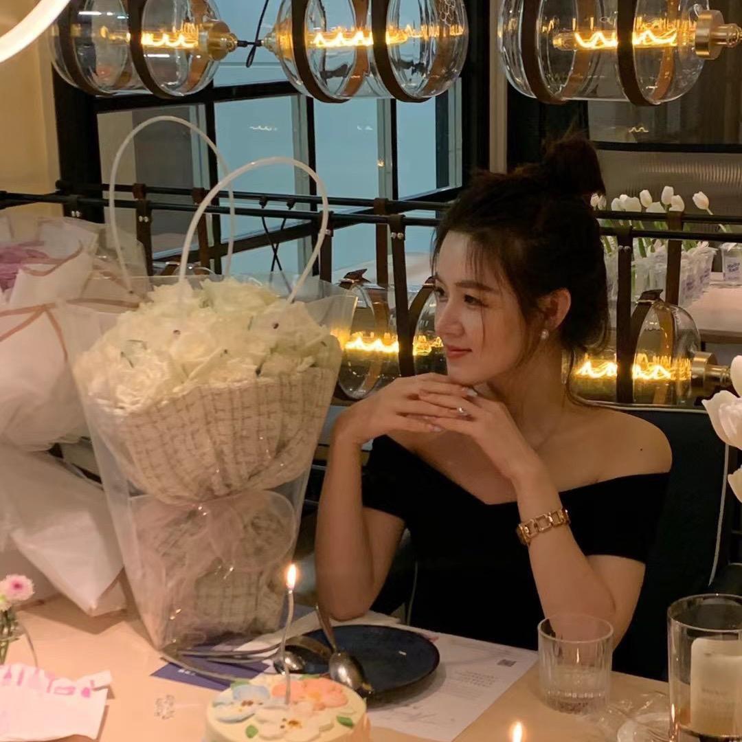 大英精品女装店