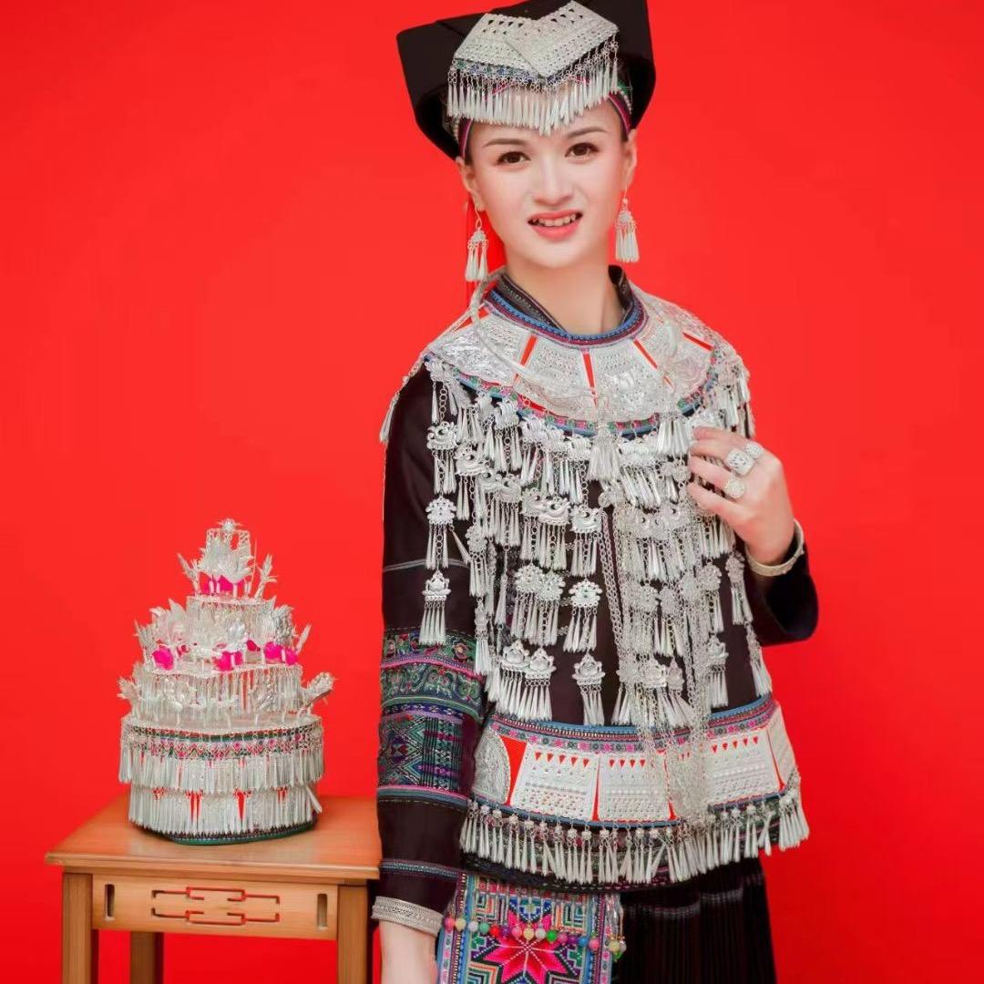 丘北银器制作技艺陶氏非遗工坊