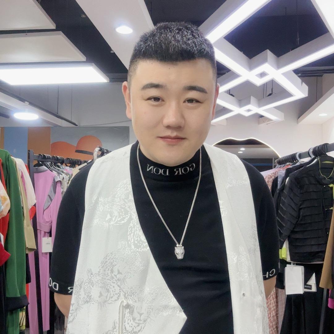 东尚轻奢女装～