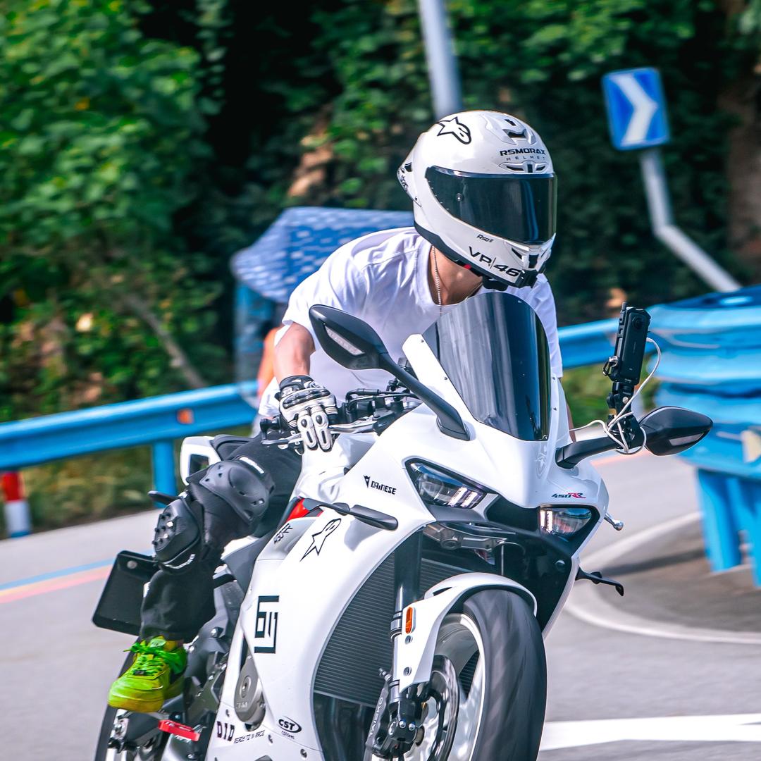 小白、同学
