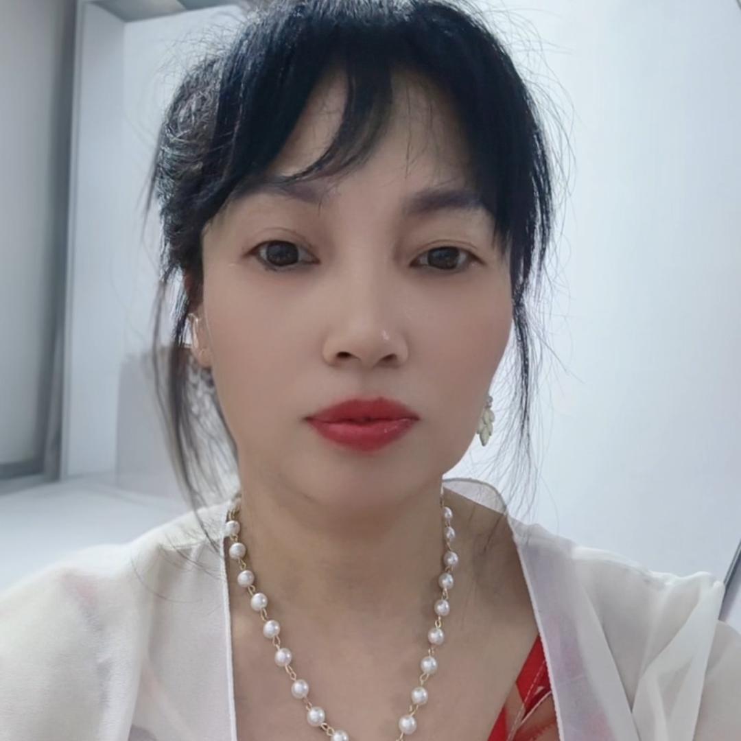 烟花落(呼啦圈运动爱好者）