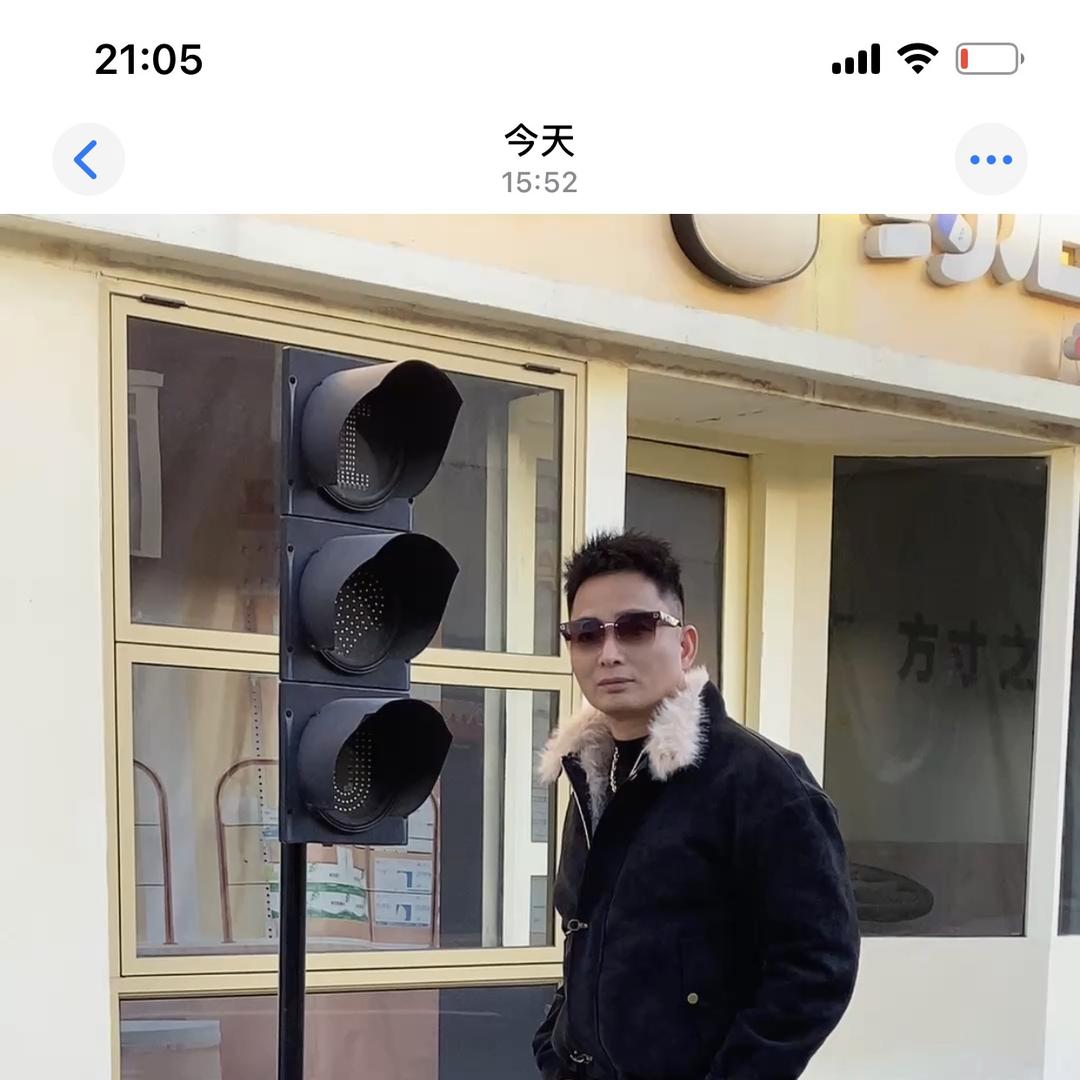 酷感先生潮牌穿搭