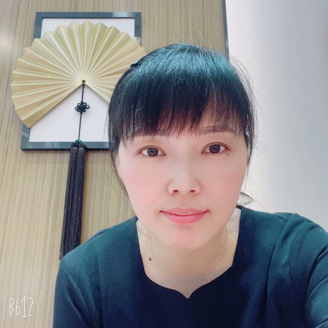 新世界珠宝梅小燕
