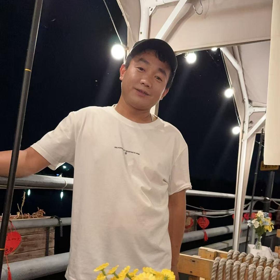 搬砖届的彭于晏