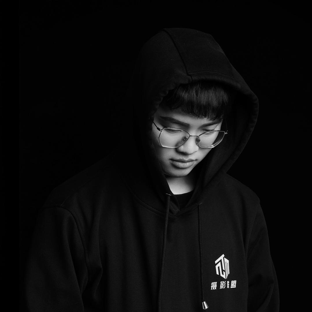 孤陋寡闻的亮