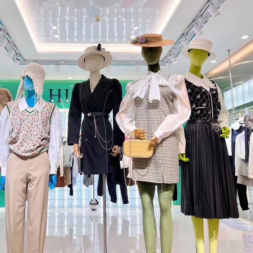 广州华丽宫服饰女装货源供应