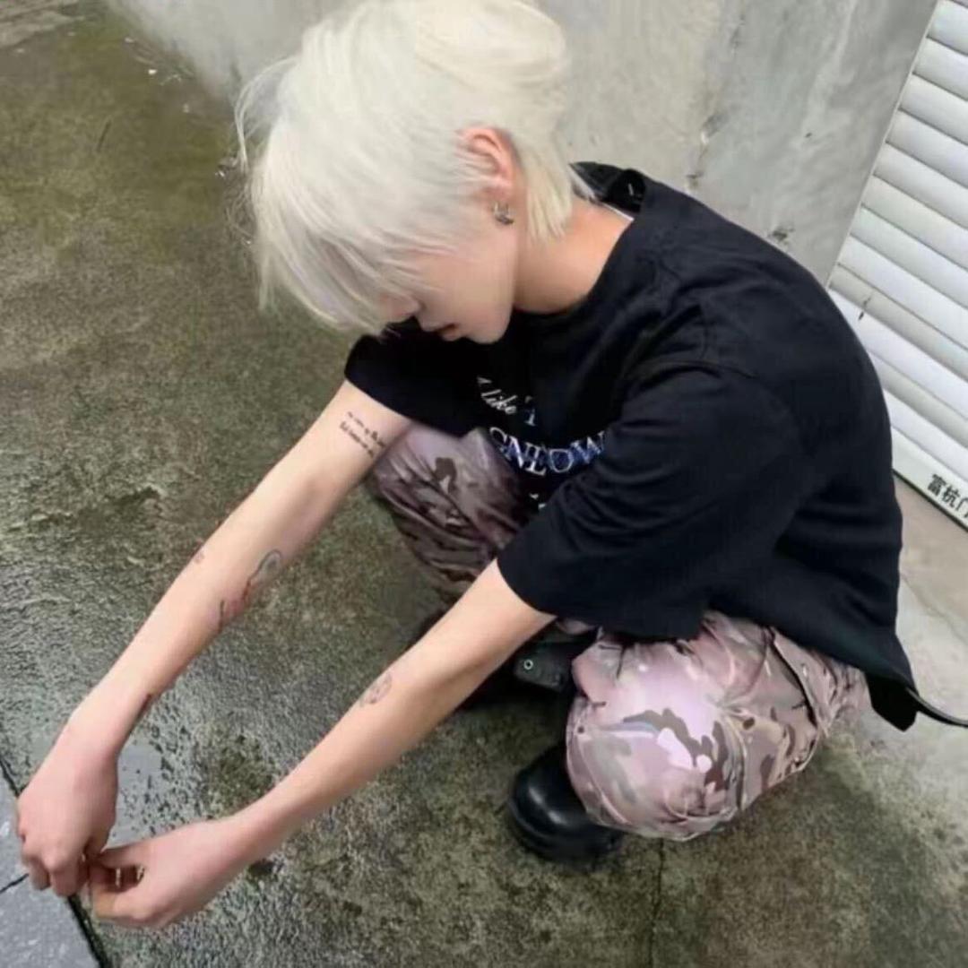 小纯.