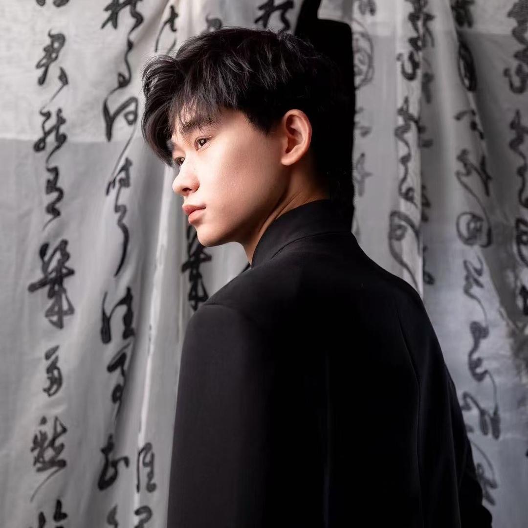 陈万青