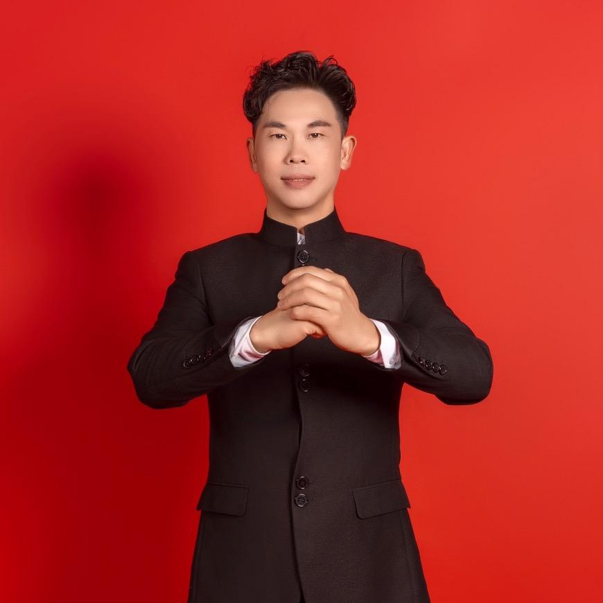 仙桃中式主持人卫平