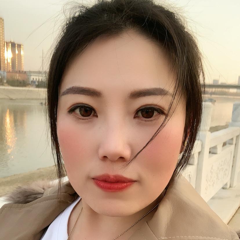 彭霞美美哒