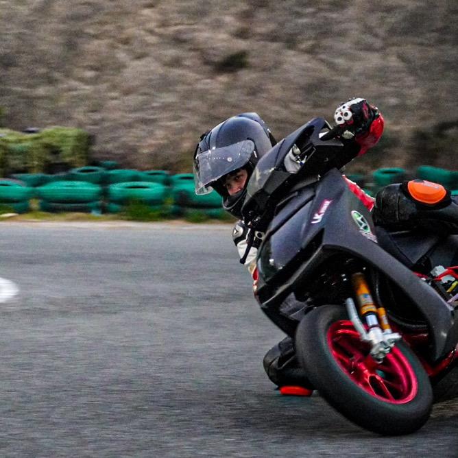 M K  Racing小熙
