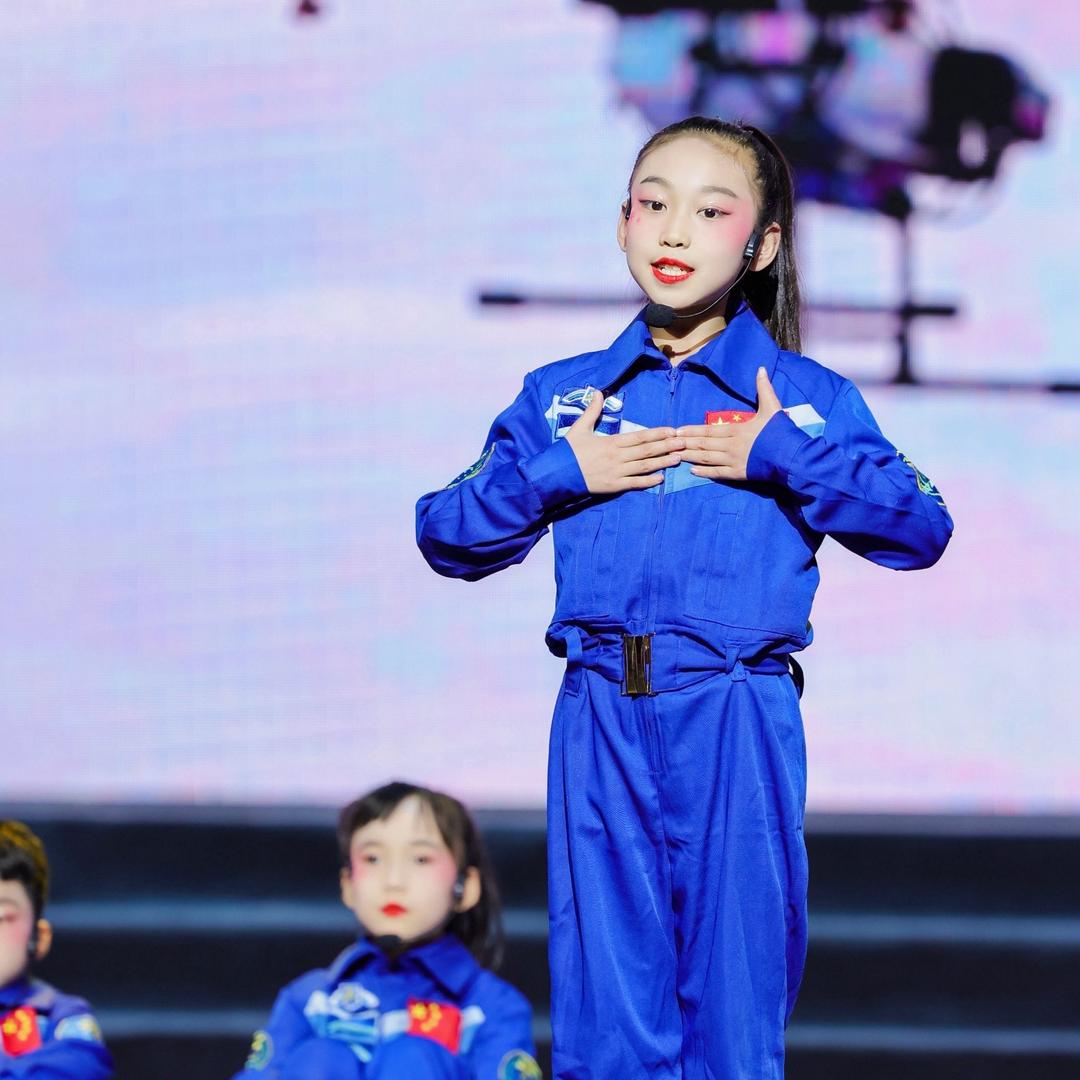 童声未来语言表演