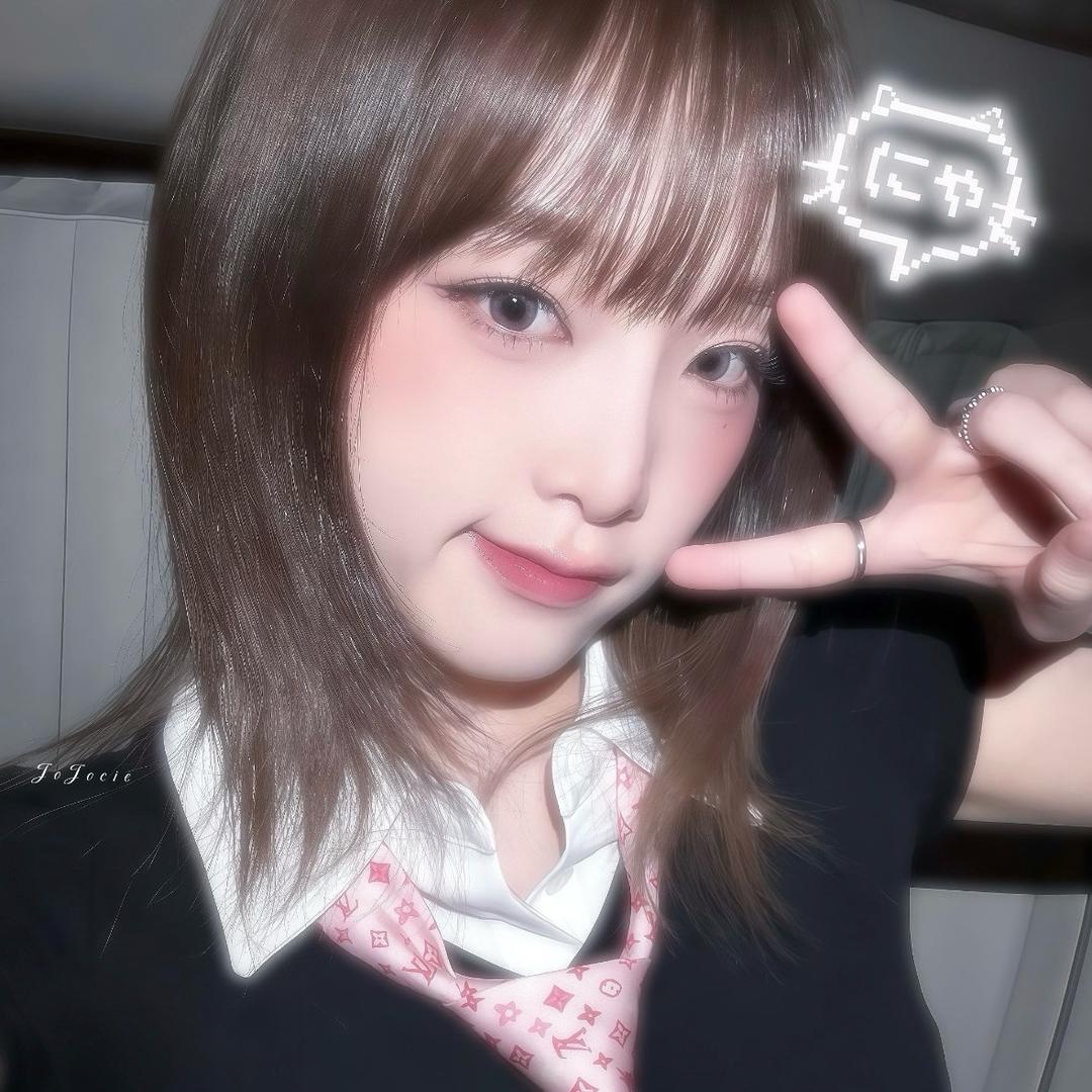 Hh^