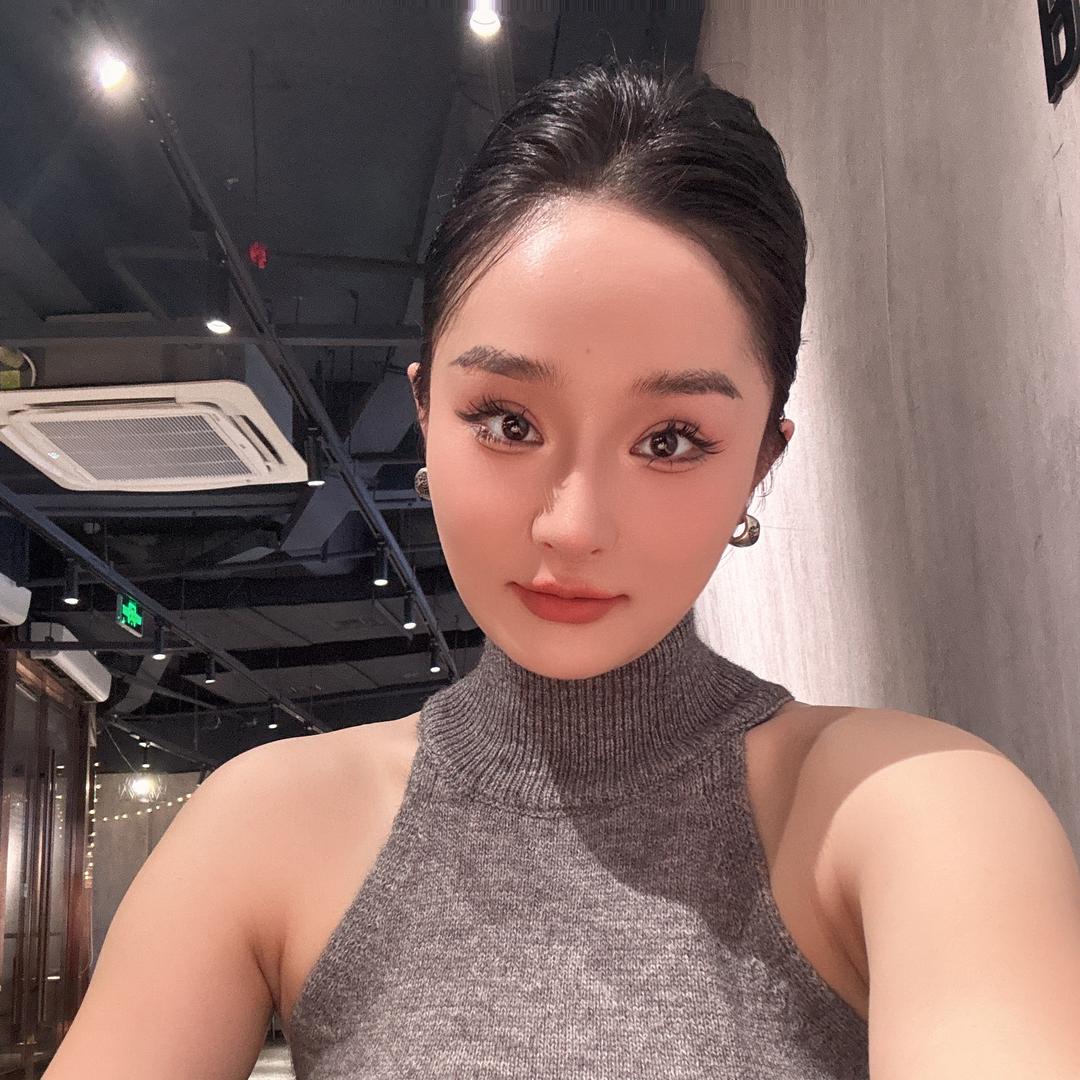 朱朱女装穿搭