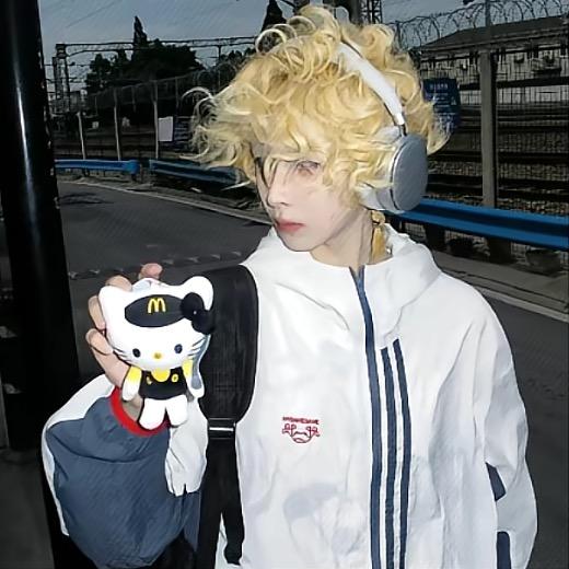 高冷男孩🐈‍⬛