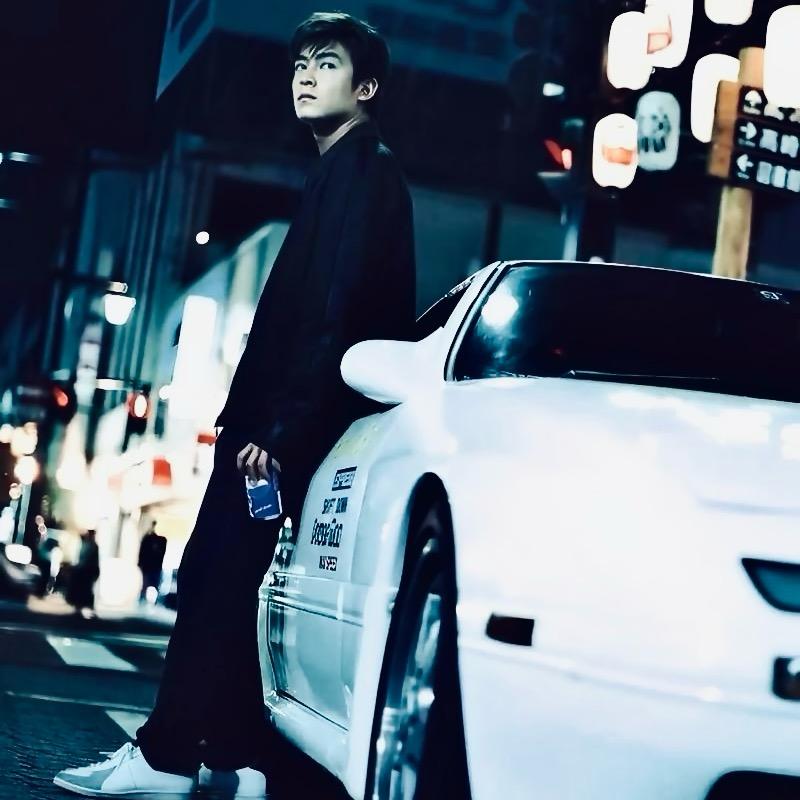 高桥凉介。