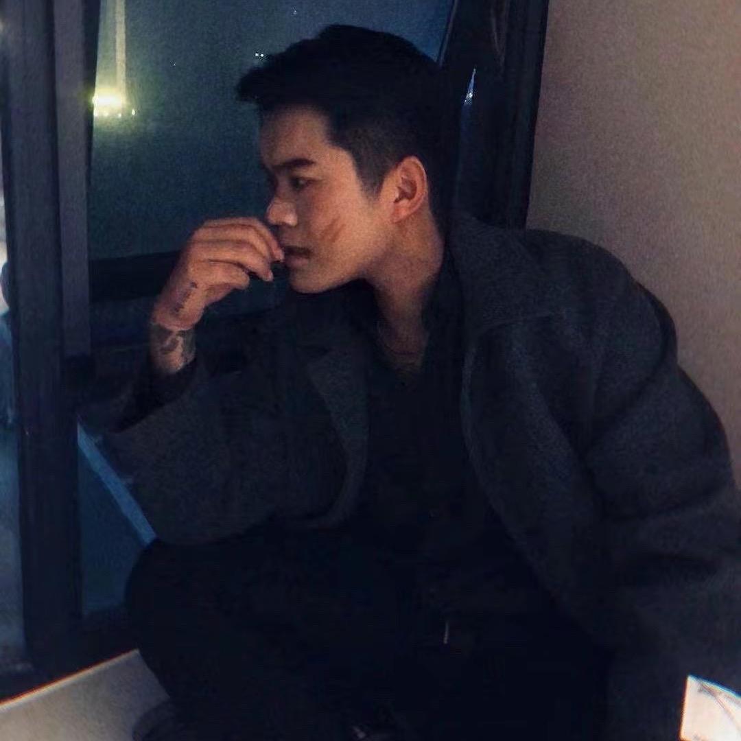 赵 皓 天-