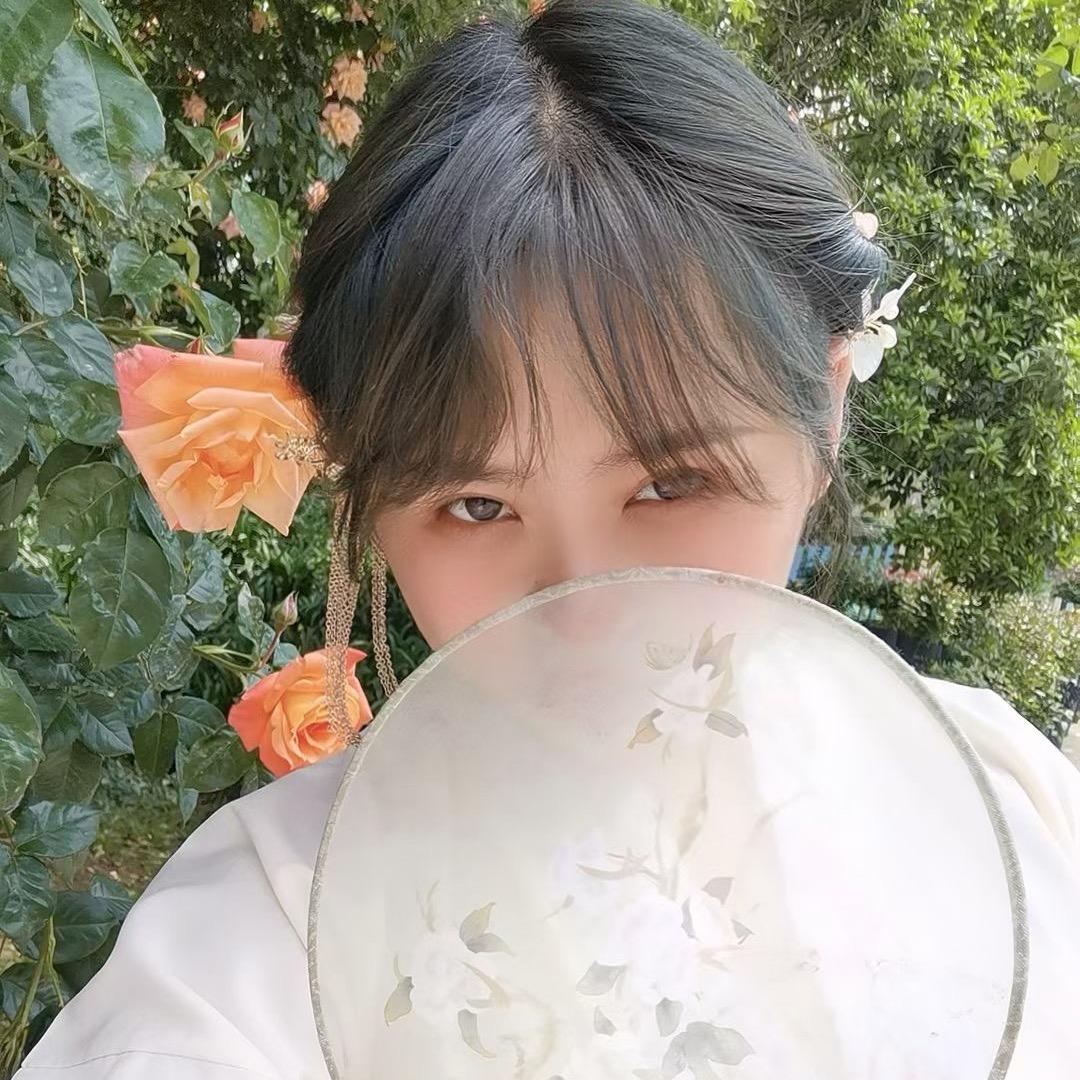吖个梨@