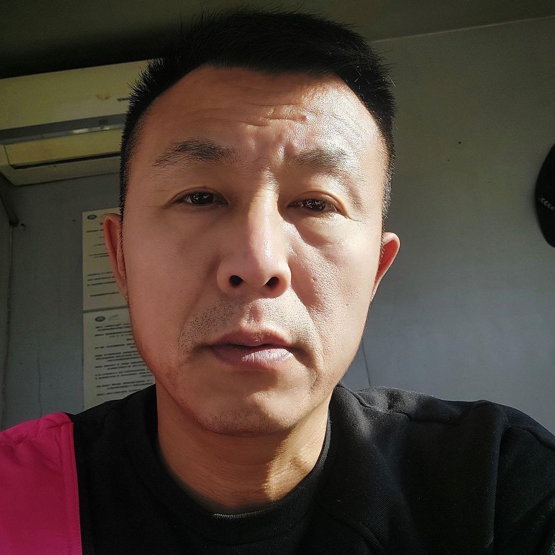 白红黑