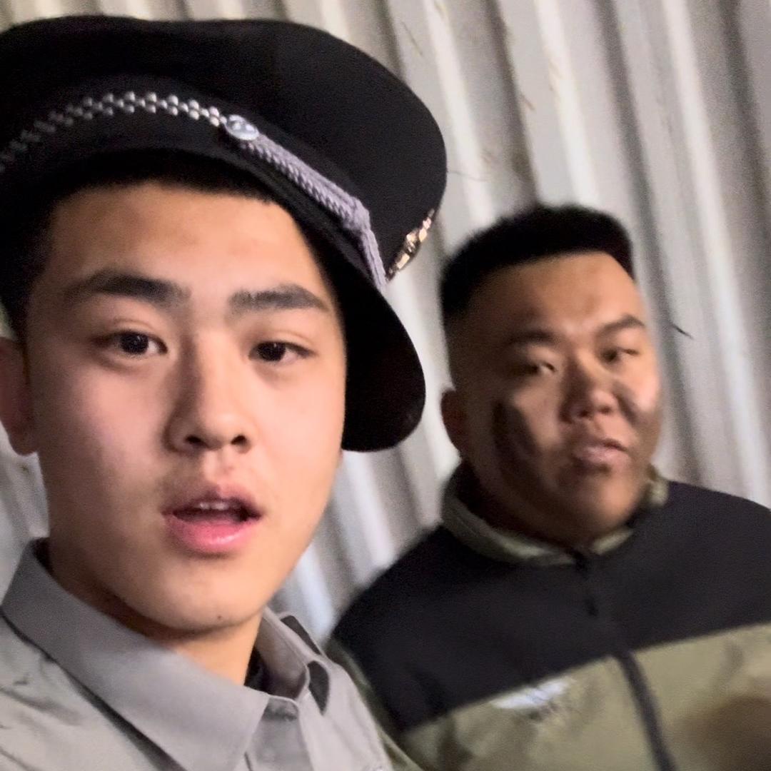 三兄弟的快乐生活