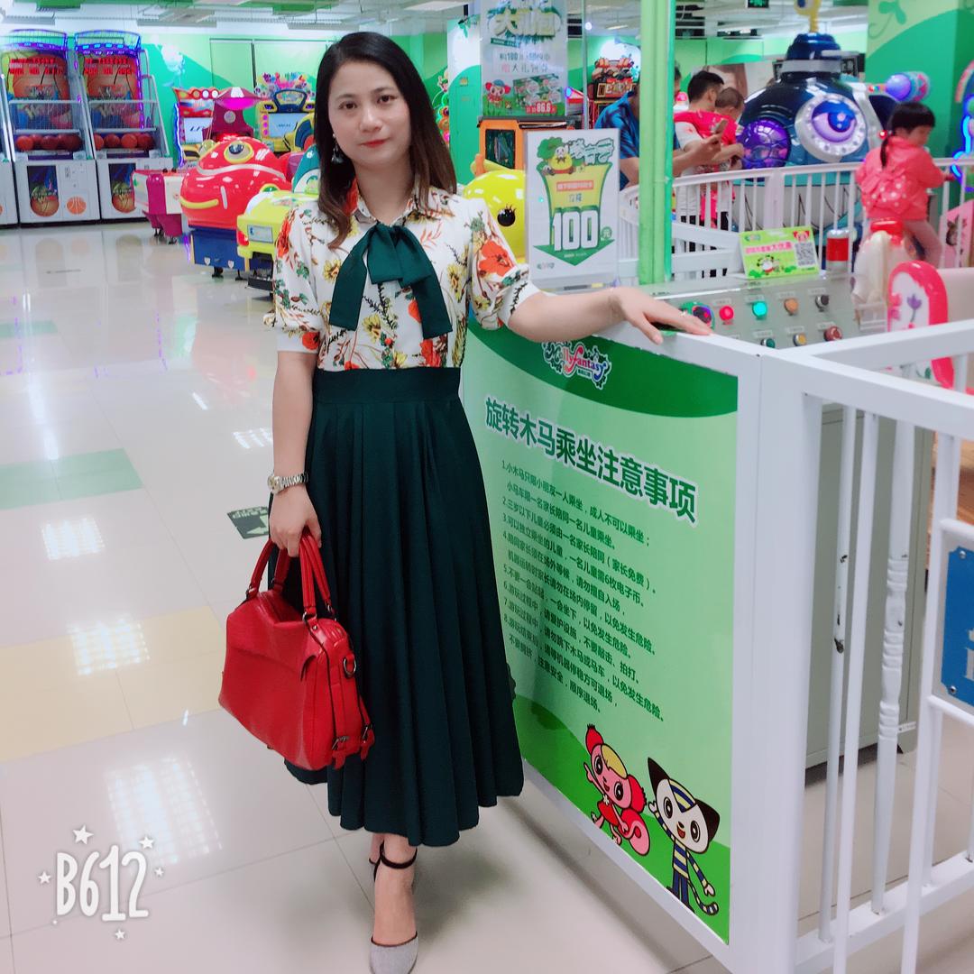 LILY丽