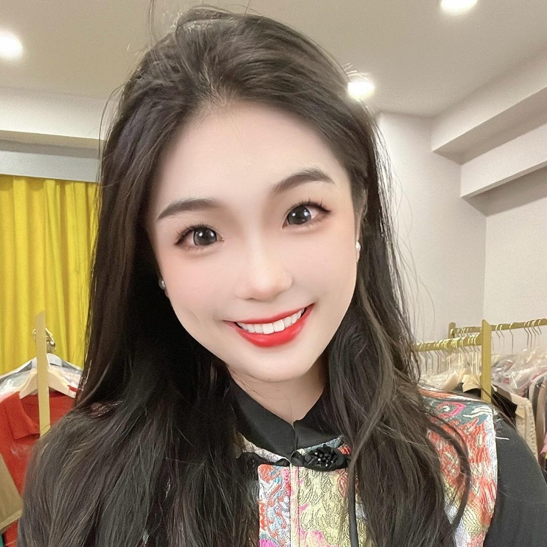 鸿泉服饰
