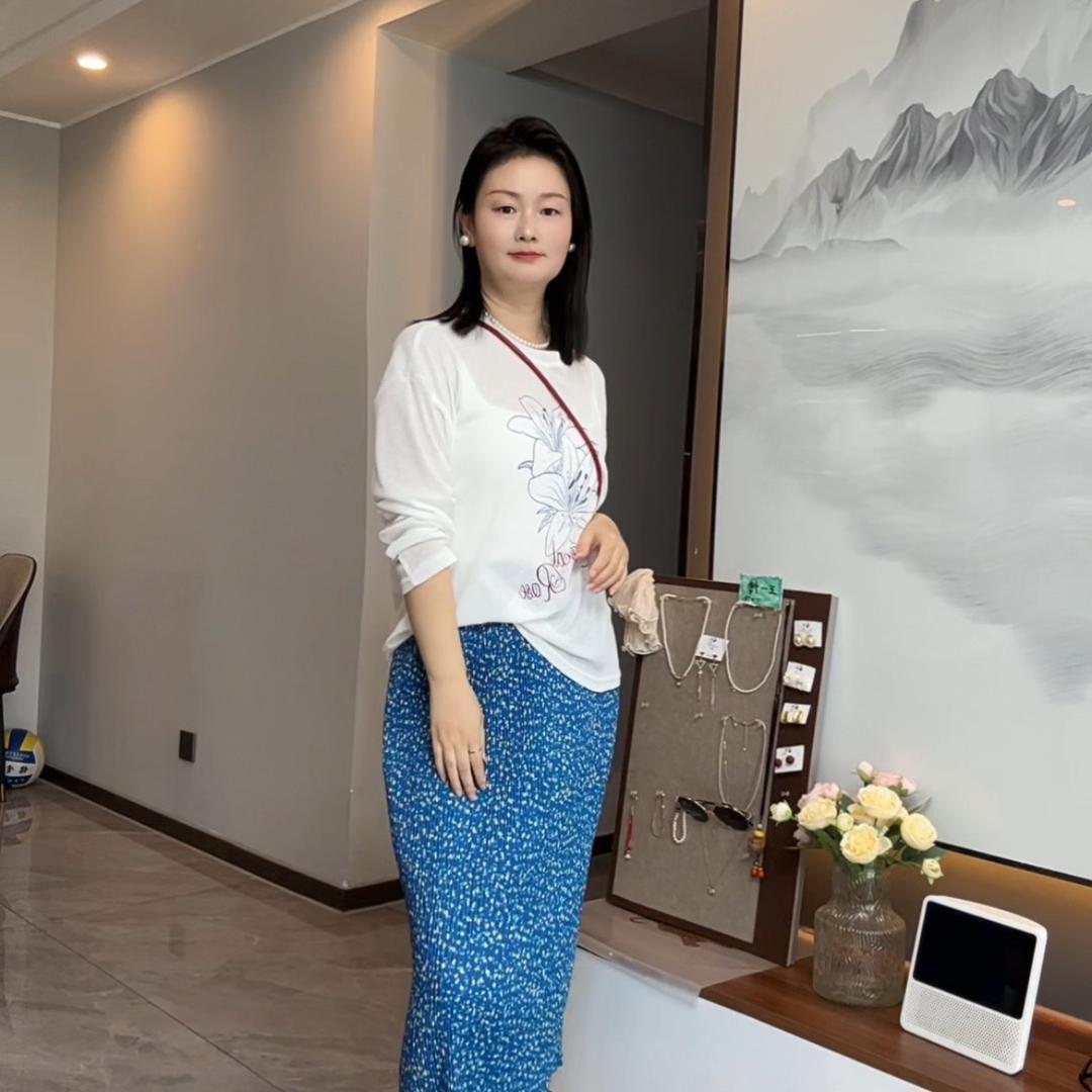 130斤的小雅(梨形身材)
